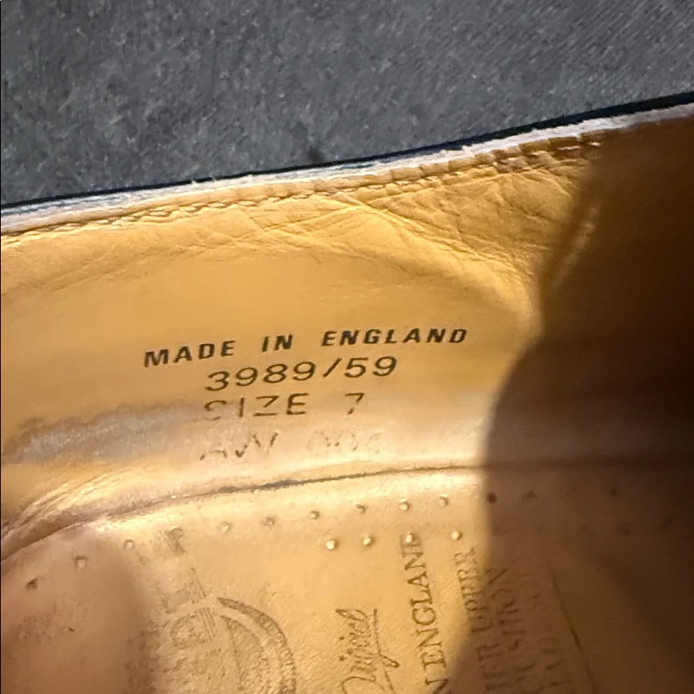 Vintage Doc Martens Navy Wingtip Oxfords men’s size 7 women’s size 9. EUC - Picture 6 of 9